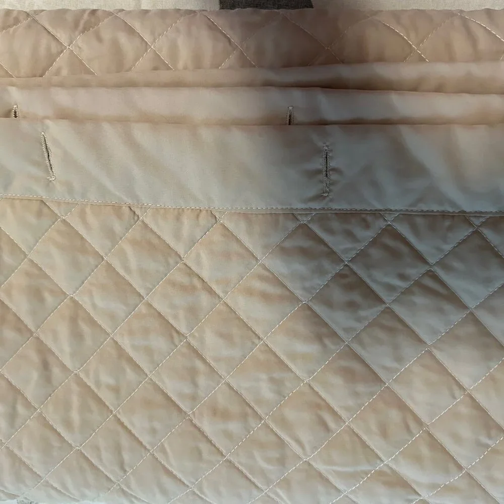 Reversible (Tan/Cream) Shower Curtain with Coordinating Bath Rug (Tan) EUC